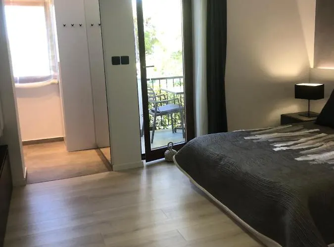 Apartment & Bianca