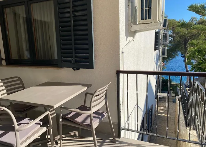 Apartment & Bianca *
