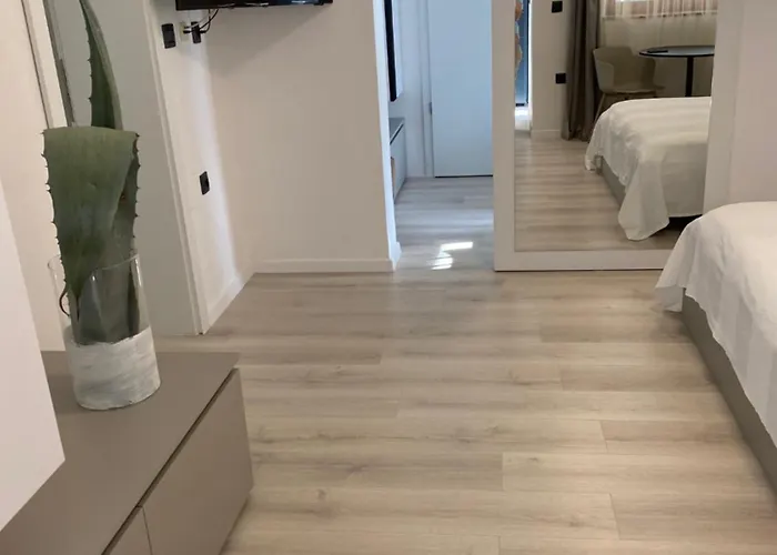 Apartment & Bianca *