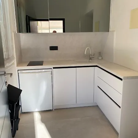 Apartment & Bianca