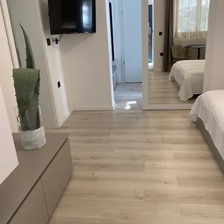 Apartment & Bianca *